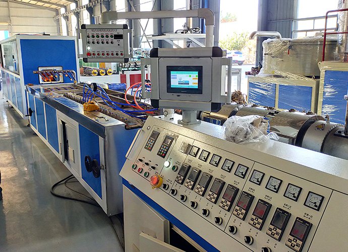 WPC/PVC扣板/墻板生產線